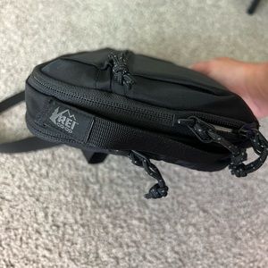 REI Cross Body Bag New w/o tags